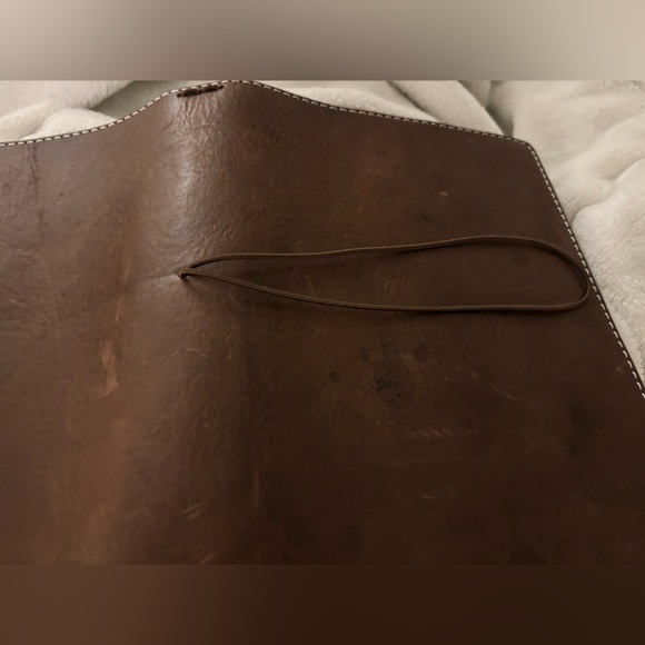 CHIC SPARROW A5 leather journal cover with pockets and 4 strings - Picture 7 of 12